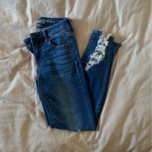 American Eagle crop distressed jegging